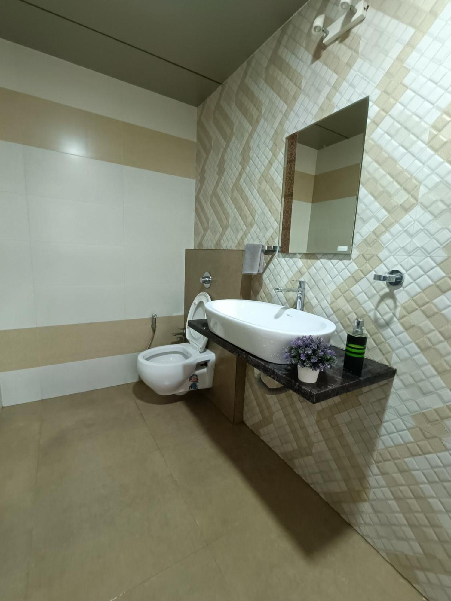 Rain Mist 4Bhk Luxury Villa With Private Pool ロナバラ エクステリア 写真